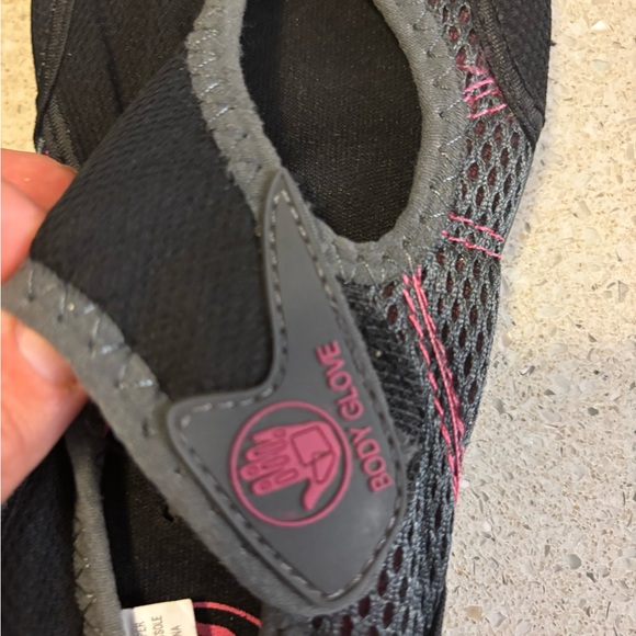 Body Glove Black and Pink Footwear/Wet Shoes - Picture 3 of 4